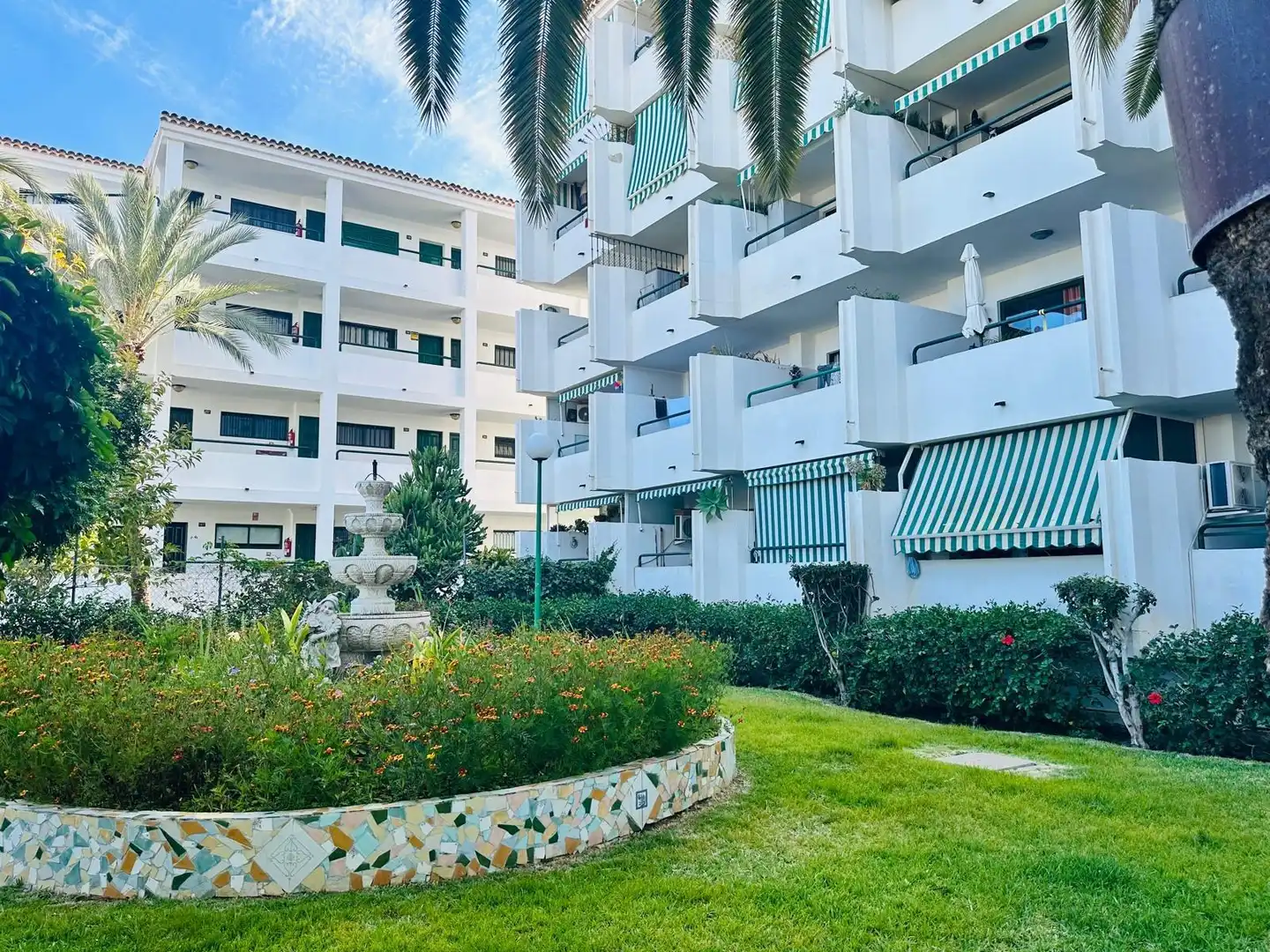 Vista exterior de Apartament de lloguer en San Bartolomé de Tirajana amb Aire condicionat, Jardí privat i Moblat