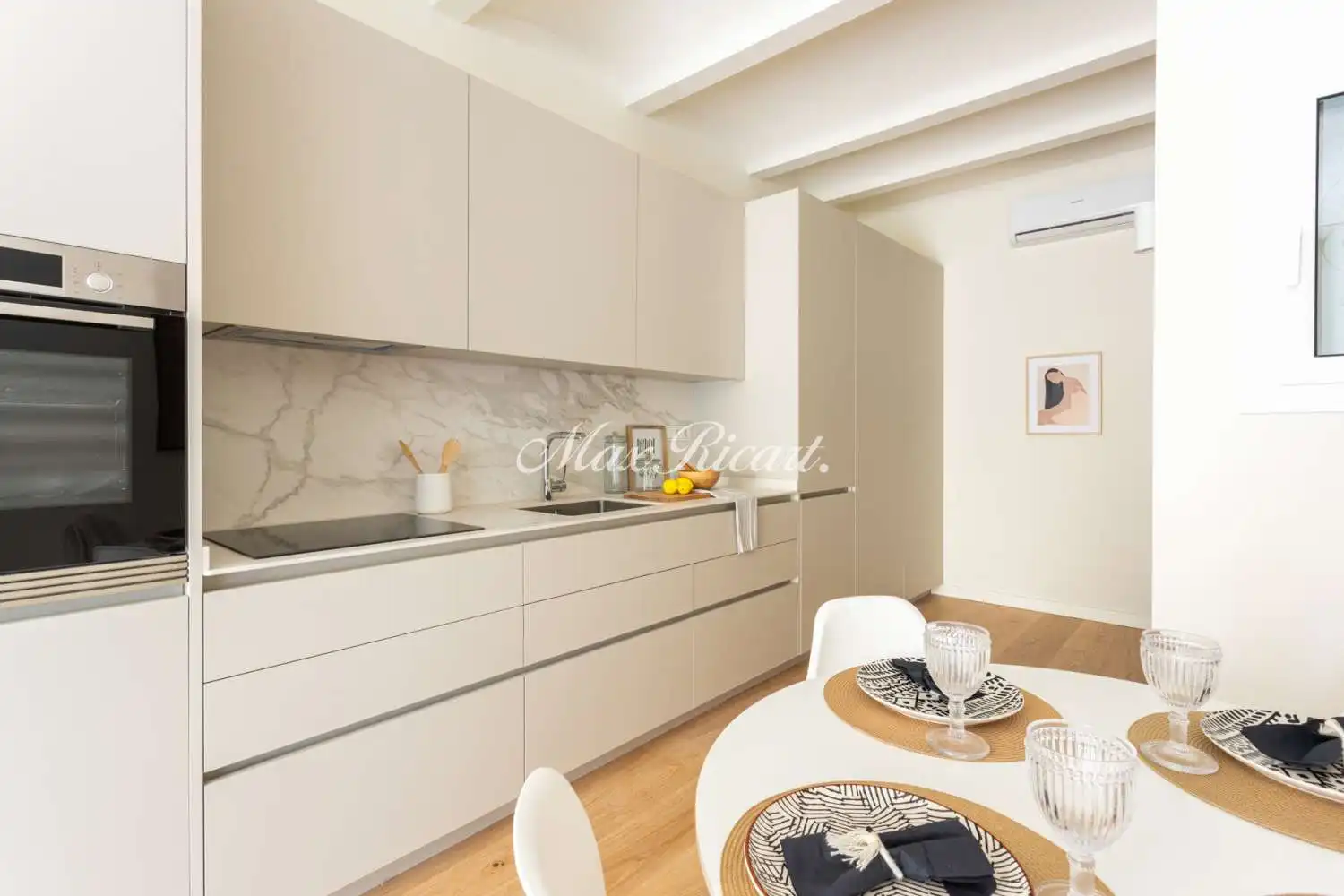 Kitchen of Flat for sale in Barcelona  with Air Conditioner, Heating and Balcony