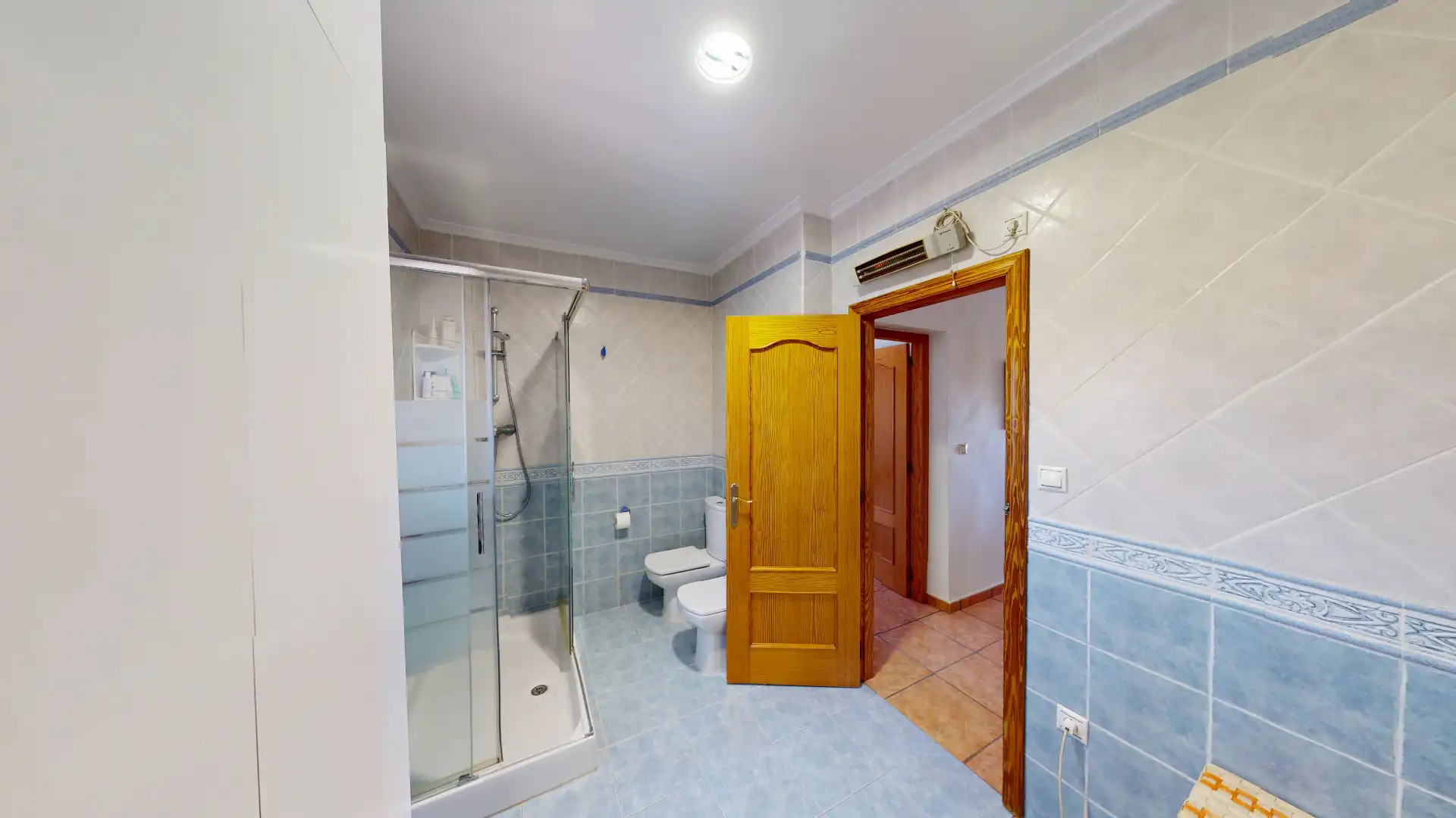 Bany de Casa o xalet en venda en Elche / Elx amb Aire condicionat, Jardí privat i Terrassa
