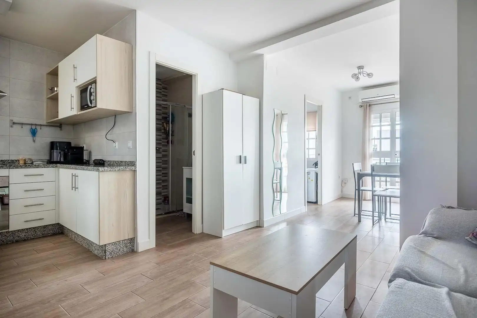 Flat for sale in Sevilla  with Air Conditioner, Terrace and Storage room