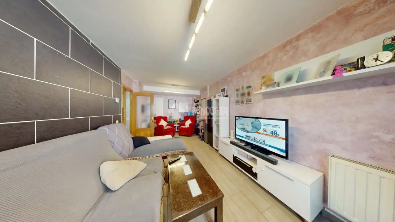 Sala de estar de Piso en venta en Azuqueca de Henares con Calefacción, Trastero y Internet