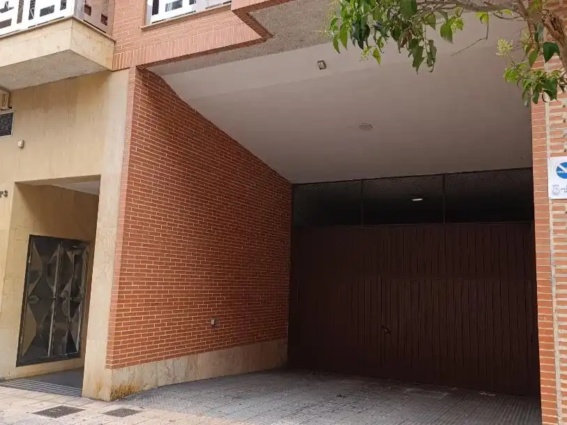 Vista exterior de Garaje de alquiler en Avilés