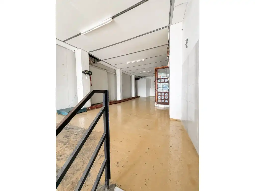 Business premises to rent in Calle Caba. Rg. Gines Cartagena, imagen 7