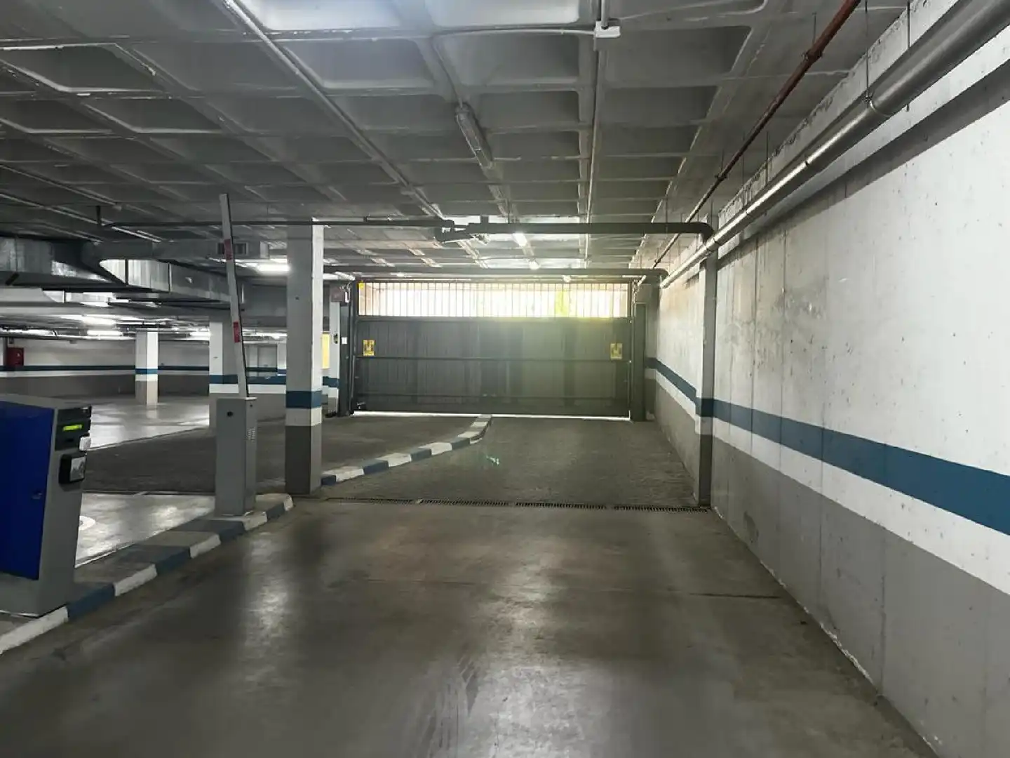 Garage for sale in El Rosón - Kelvinator