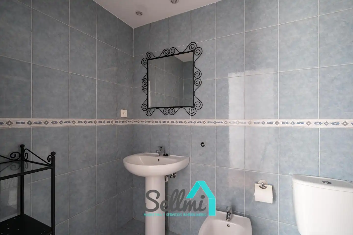 Baño de Piso de alquiler en Oviedo  con Calefacción, Parquet y Trastero