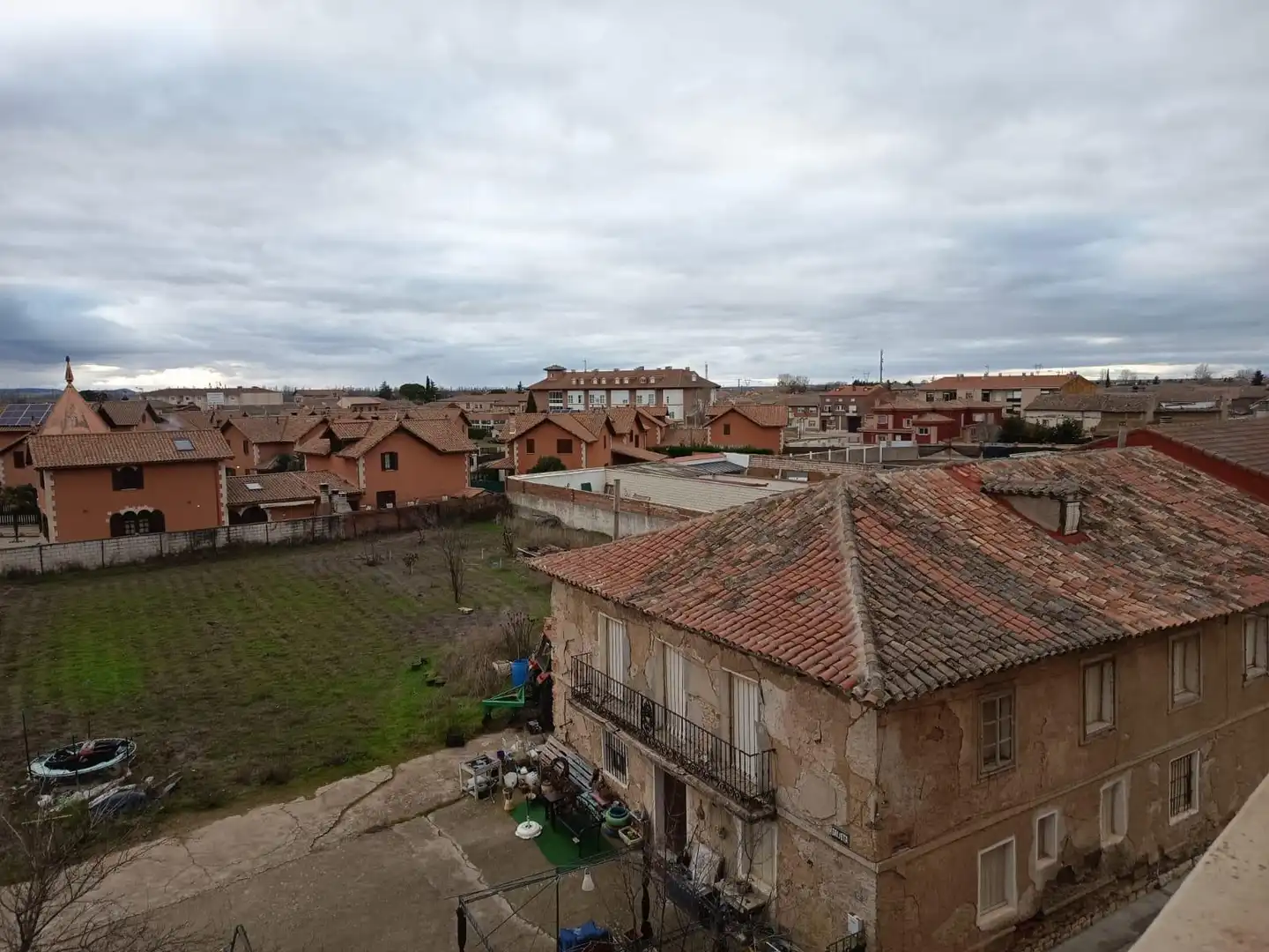 Vista exterior de Piso en venta en Grijota con Calefacción, Parquet y Trastero