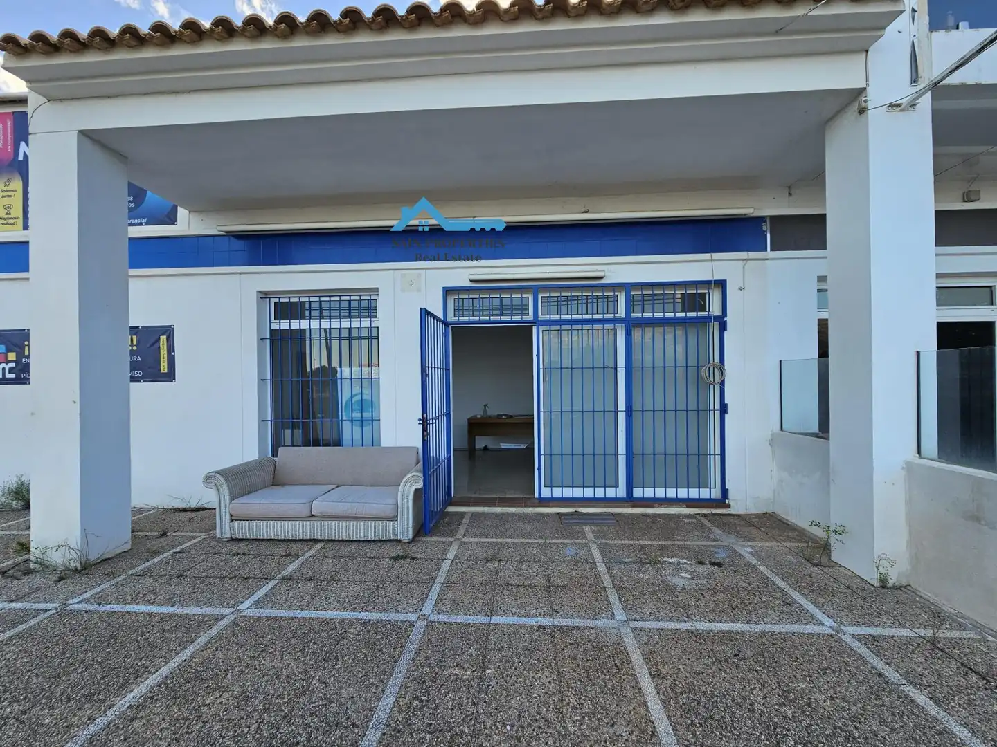 Vista exterior de Local en venta en La Nucia con Terraza