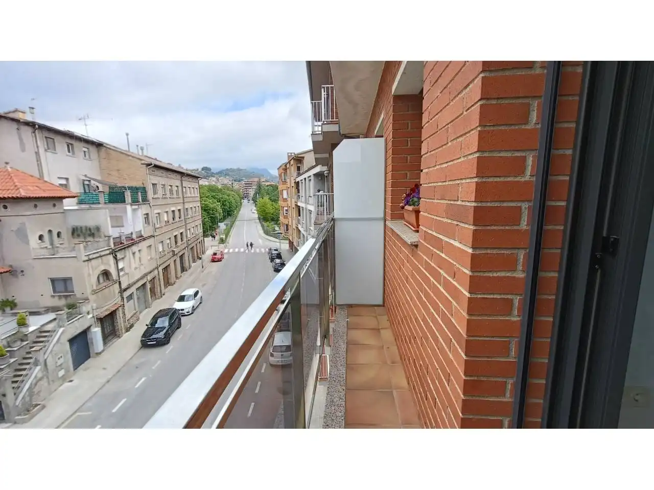 Vista exterior de Dúplex en venta en Berga con Calefacción, Trastero y Balcón