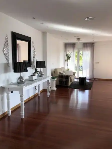 Wohnzimmer von Haus oder Chalet zum Verkauf in Santiago de Compostela  mit Klimaanlage, Heizung und Terrasse