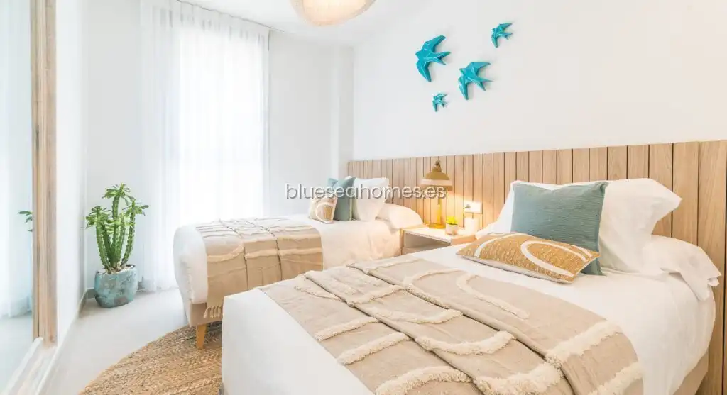 Schlafzimmer von Wohnung zum Verkauf in Estepona mit Klimaanlage, Privatgarten und Terrasse