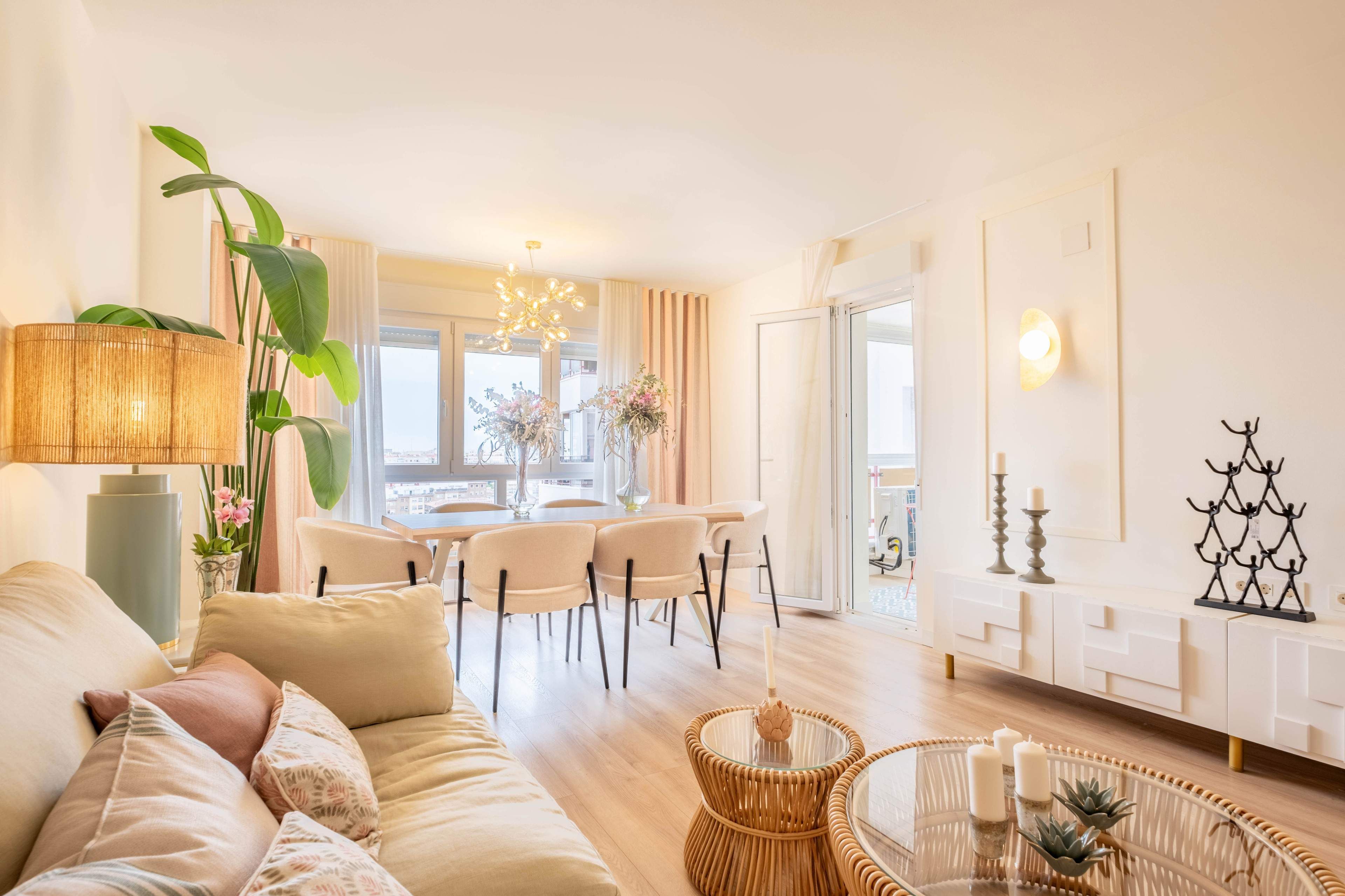 Living room of Flat to rent in  Zaragoza Capital  with Air Conditioner, Heating and Terrace
