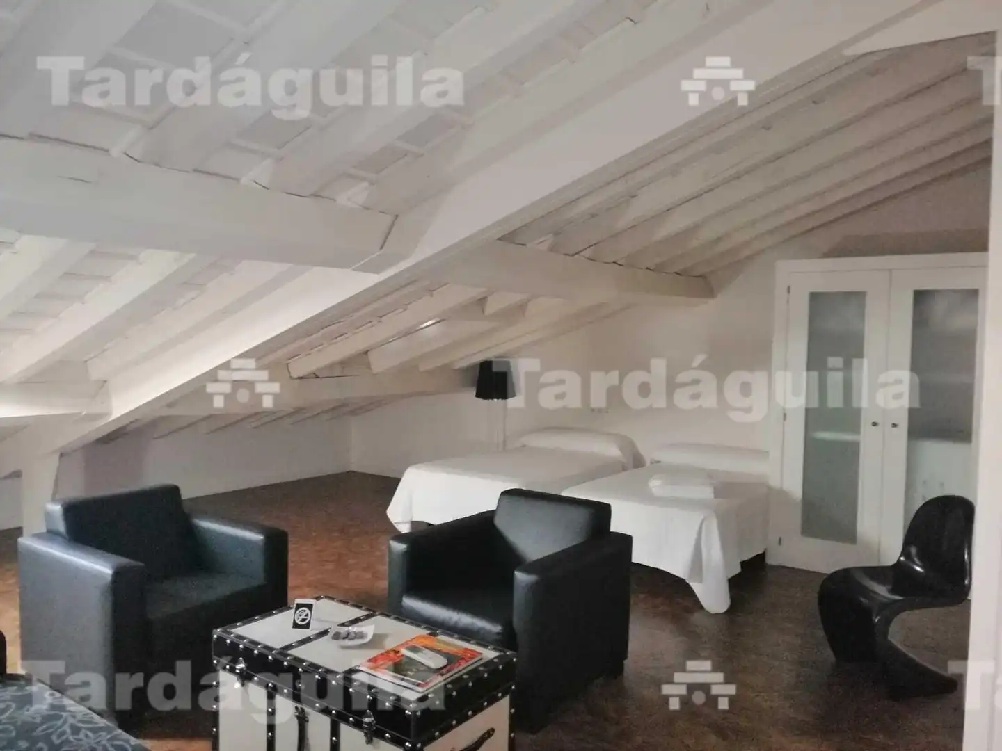 Habitación de Edificio en venta en San Martín del Castañar