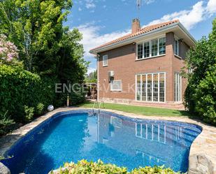 Piscina de Casa o xalet en venda en Las Rozas de Madrid amb Terrassa, Piscina i Balcó