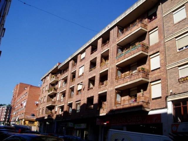Local comercial en Venta en Maliaño - Calle Juan XXIII en Muriedas