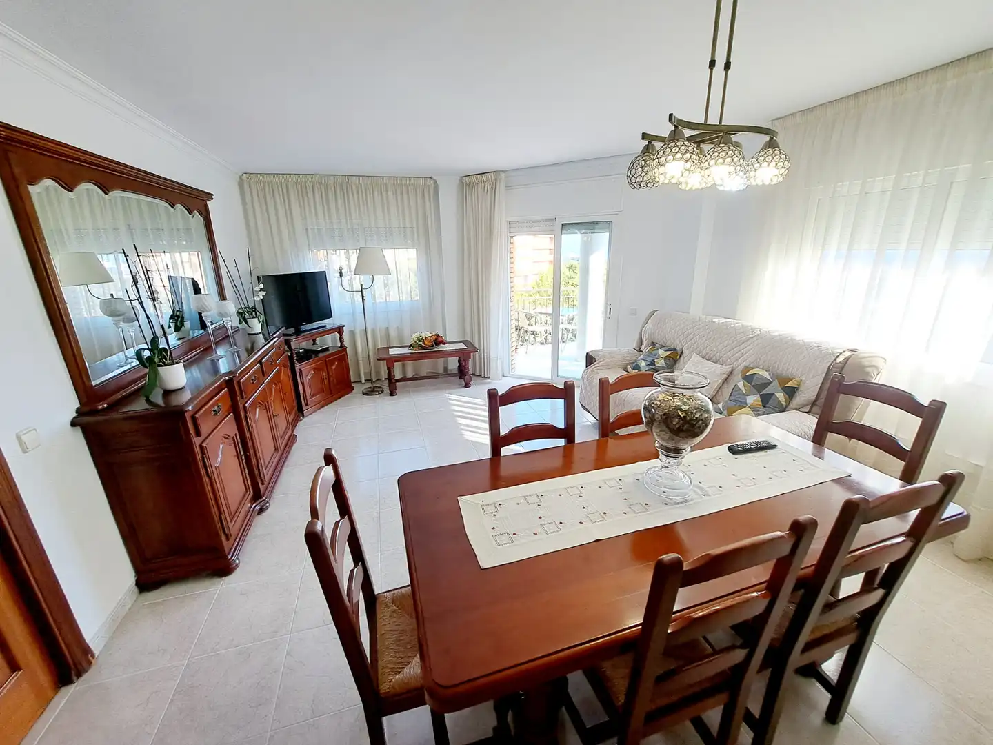 Esszimmer von Wohnung zum Verkauf in Mataró mit Klimaanlage, Heizung und Ofen