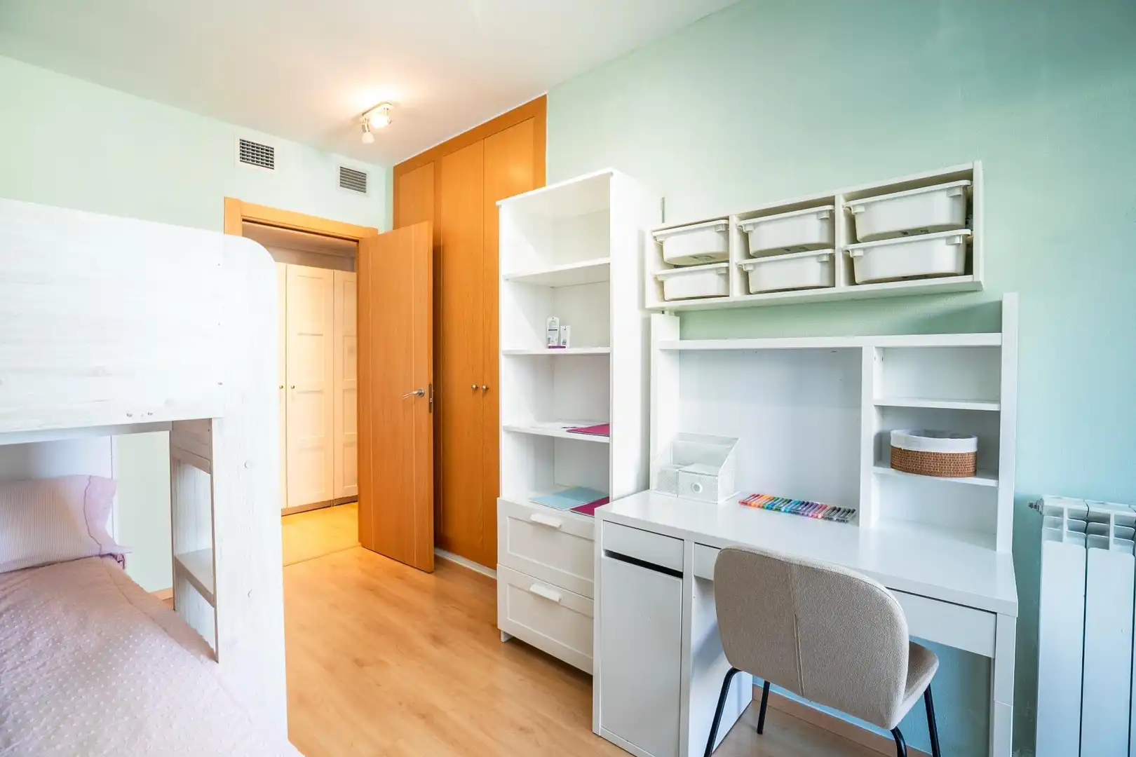 Schlafzimmer von Wohnung zum Verkauf in Huesca mit Klimaanlage, Heizung und Privatgarten