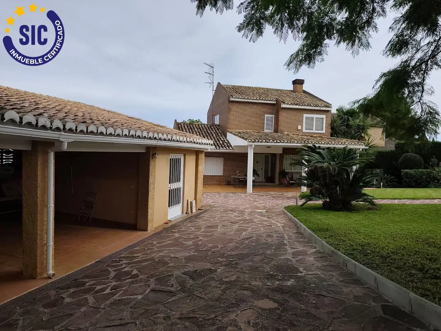 Vista exterior de Casa o chalet en venta en Torrent con Aire acondicionado, Calefacción y Jardín privado