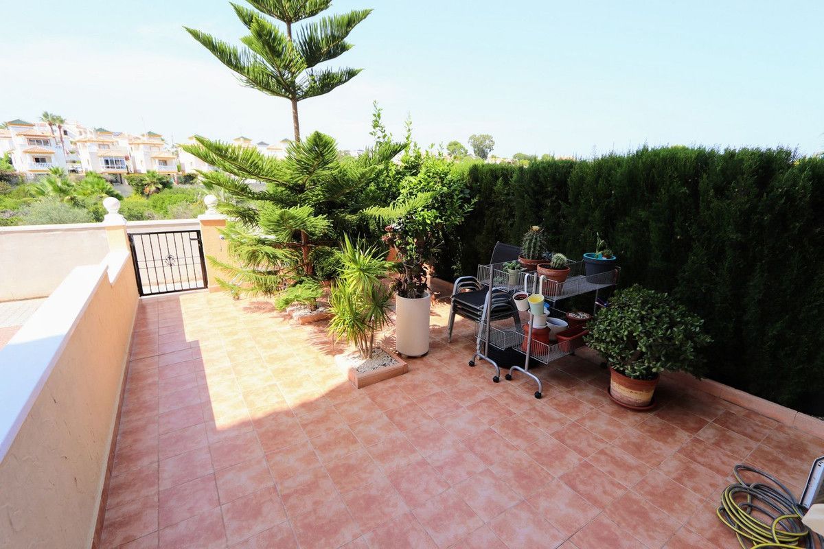 Jardín de Apartamento en venta en Orihuela con Aire acondicionado, Terraza y Trastero
