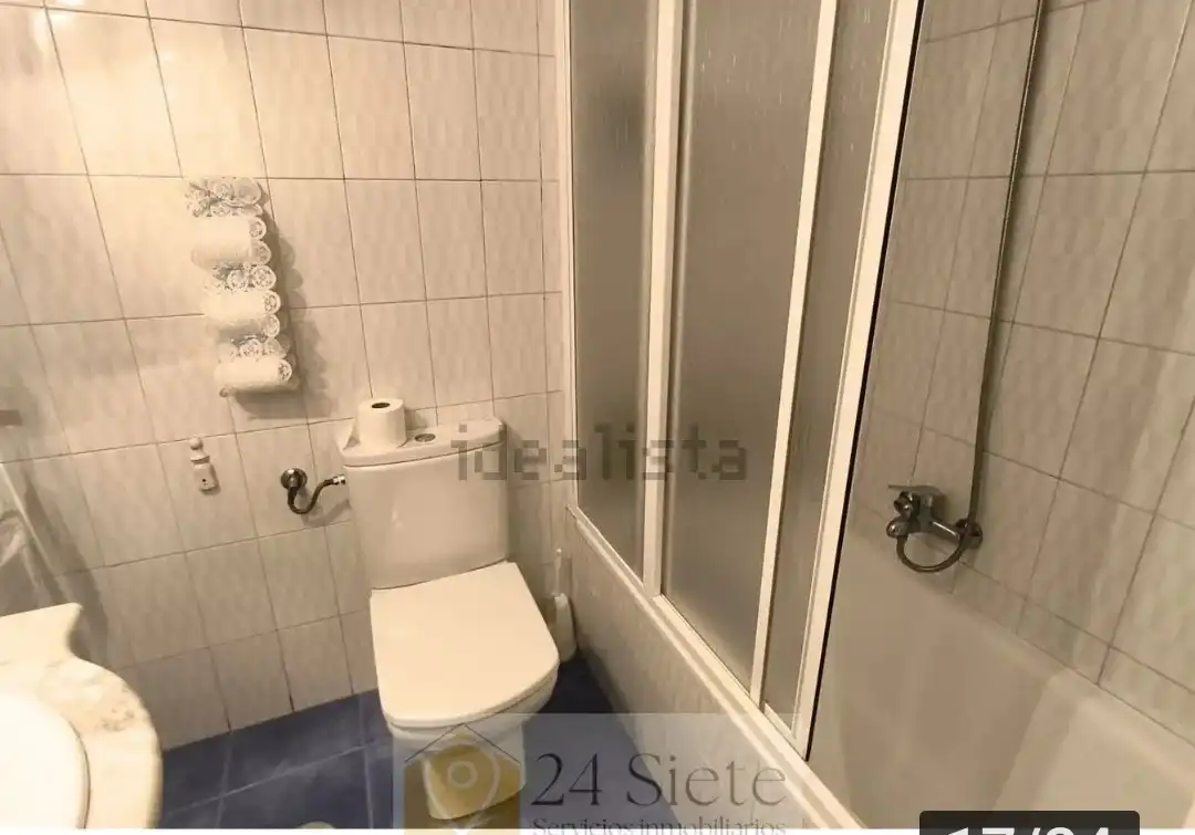 Bathroom of Flat for sale in Oviedo   with Heating, Terrace and Storage room
