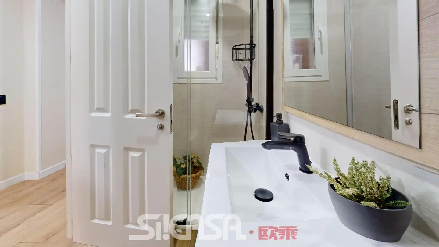 Baño de Casa adosada en venta en Parla con Aire acondicionado, Calefacción y Terraza