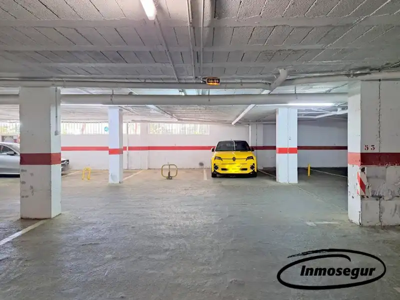 Parking de Piso en venta en Salou con Terraza, Amueblado y Piscina comunitaria