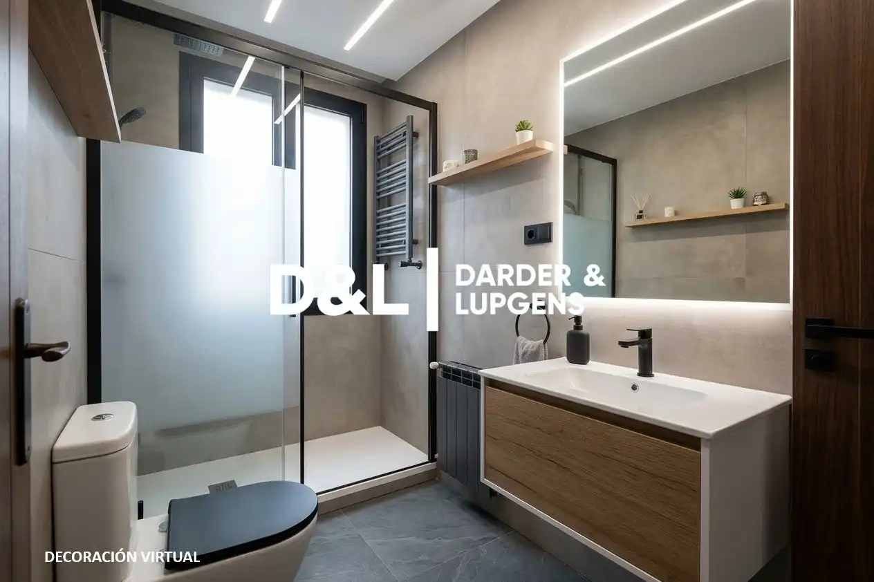 Bathroom of Flat for sale in Vilanova i la Geltrú  with Air Conditioner, Heating and Storage room
