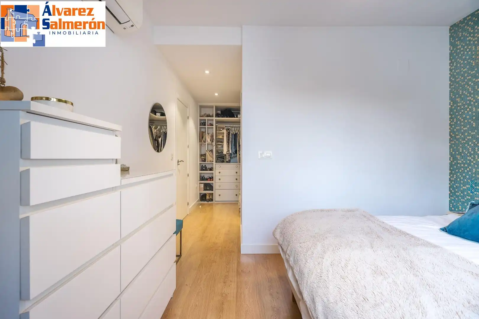 Schlafzimmer von Einfamilien-Reihenhaus zum Verkauf in Granada mit Privatgarten und Balkon