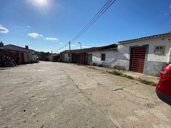 Exterior view of Industrial buildings for sale in La Fregeneda 