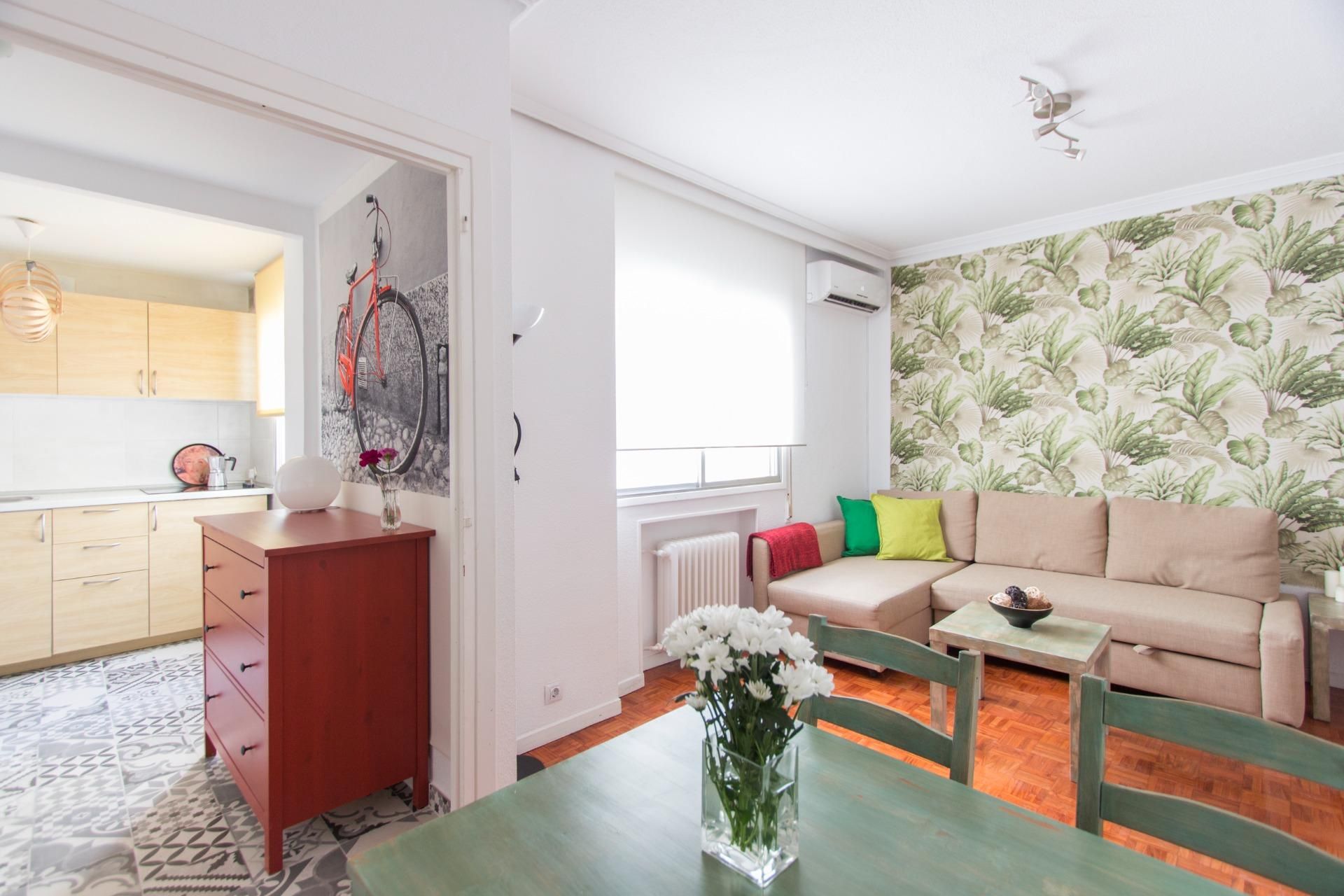 Living room of Flat for sale in  Madrid Capital  with Air Conditioner and Heating