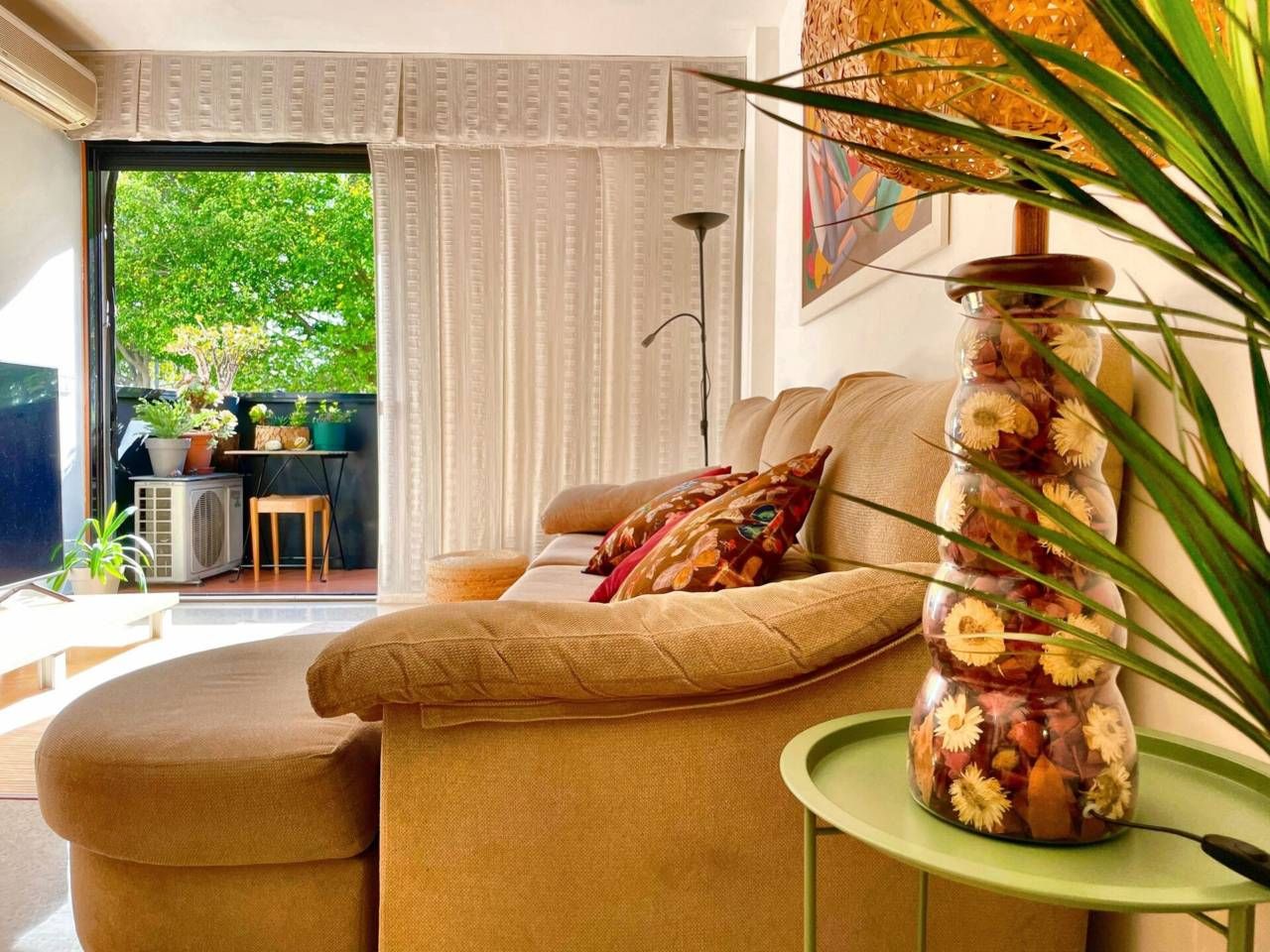 Sala de estar de Piso en venta en Cerdanyola del Vallès con Aire acondicionado, Amueblado y Balcón