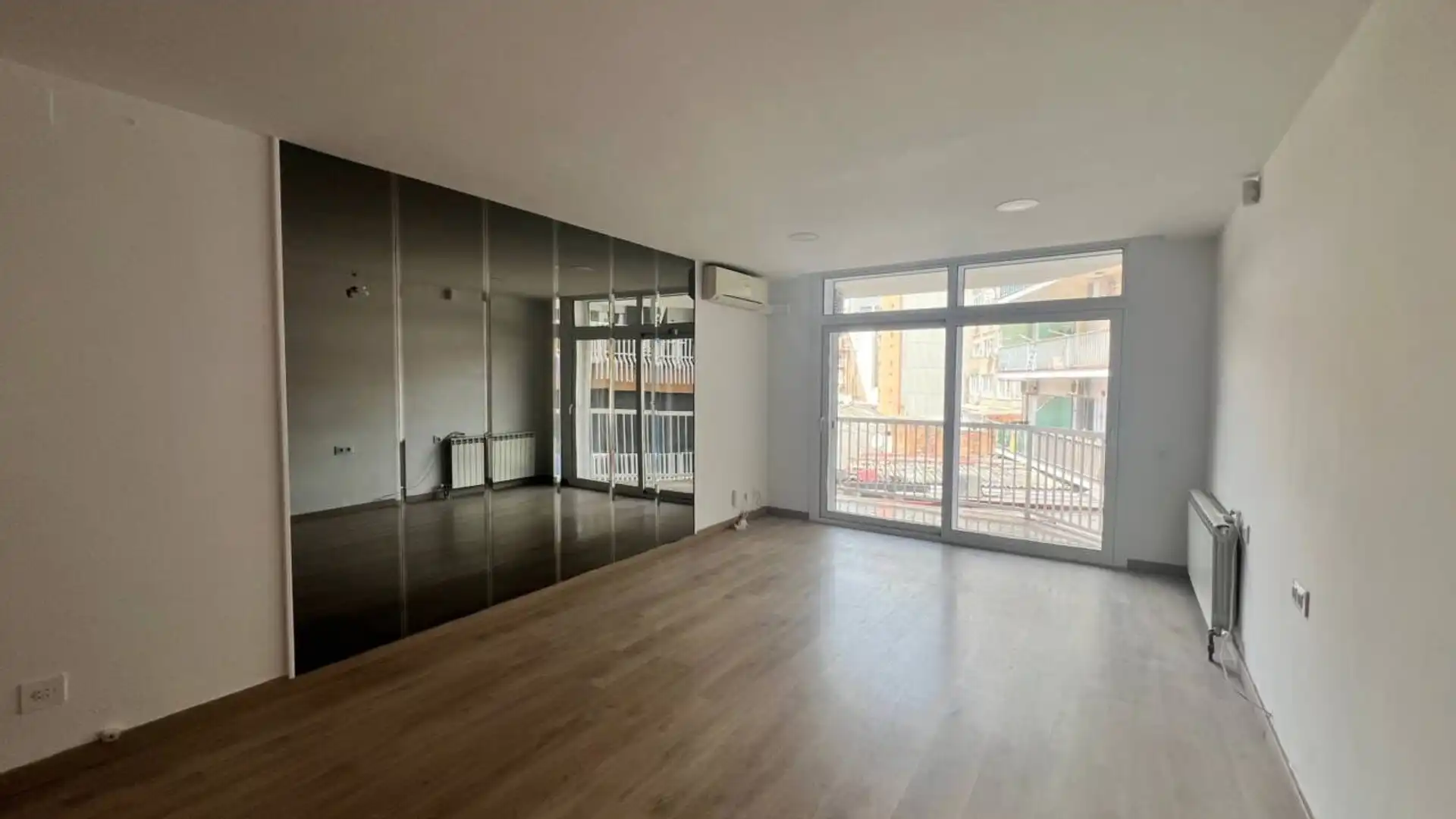 Sala de estar de Piso en venta en Manresa con Aire acondicionado, Calefacción y Parquet