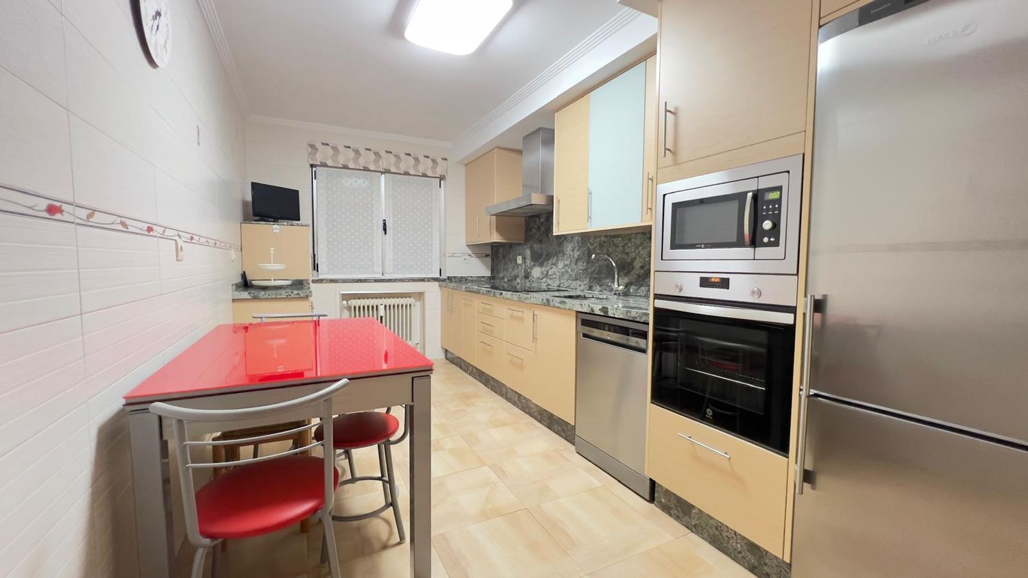 Cuina de Pis de lloguer en Noreña amb Calefacció i Piscina