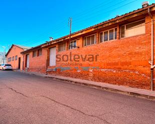 Vista exterior de Nau industrial en venda en La Pobla de Segur