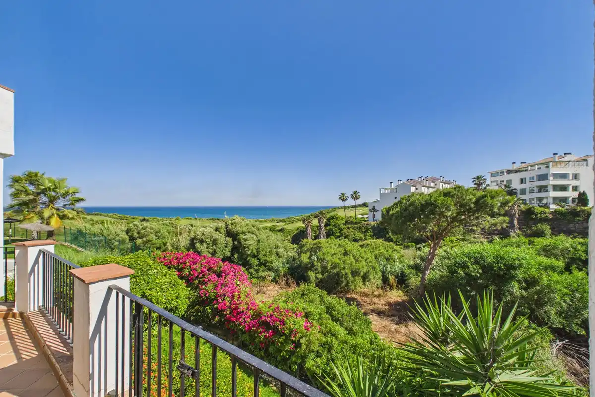 Ground floor with pool for sale in La Alcaidesa, imagen 16