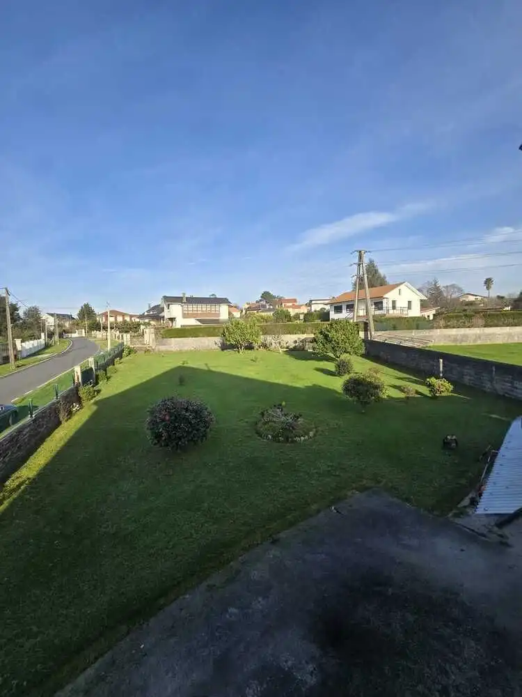 Casa con jardín en venta en A Gándara, imagen 3