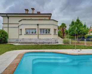 Jardí de Casa o xalet en venda en Cizur amb Terrassa i Piscina