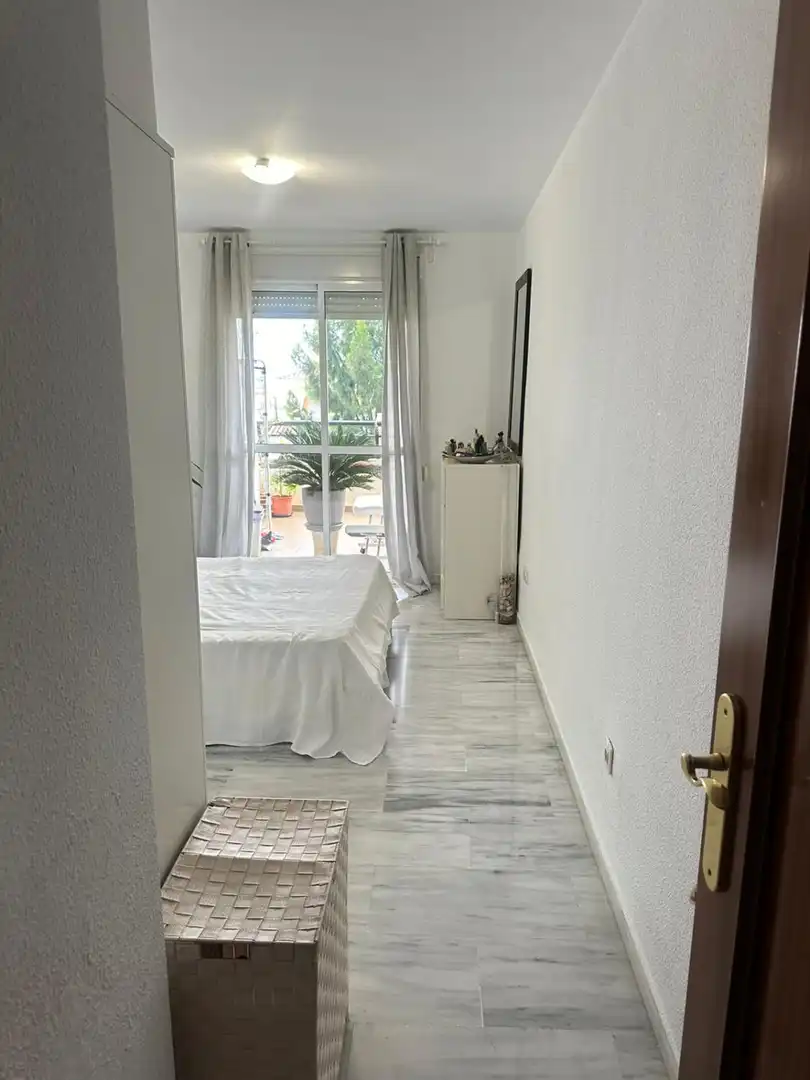 Habitación de Piso en venta en Benalmádena con Calefacción, Terraza y Piscina comunitaria