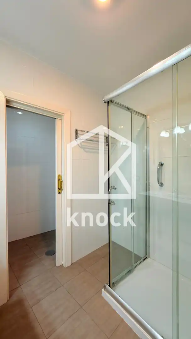 Bathroom of Flat for sale in Oviedo   with Heating and Parquet flooring