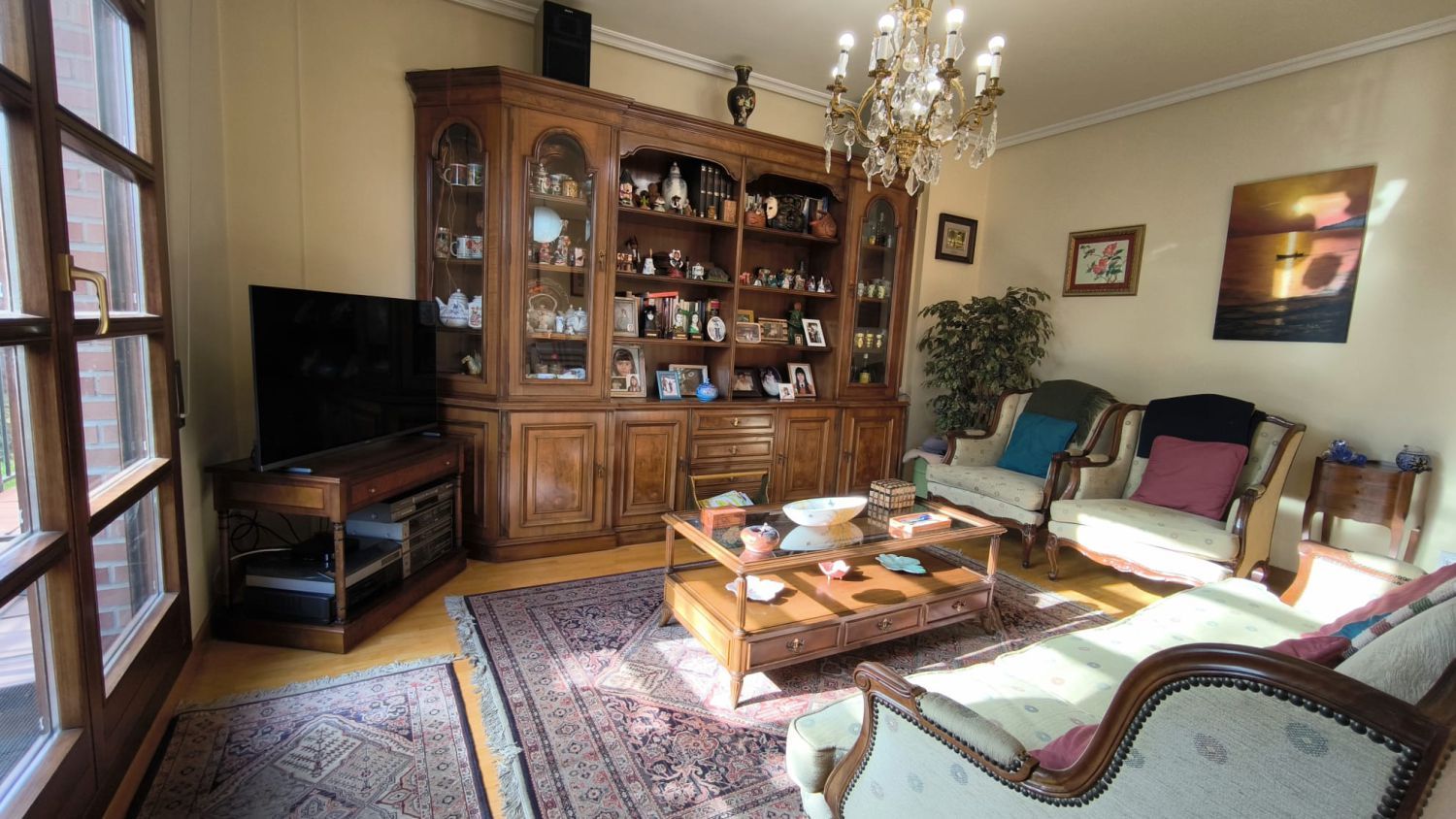 Sala d'estar de Casa adosada en venda en Vitoria - Gasteiz amb Calefacció, Terrassa i Balcó