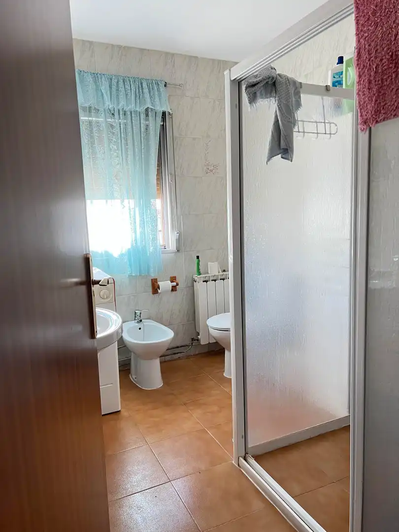 Bany de Casa o xalet en venda en Villafranca de los Caballeros amb Aire condicionat, Calefacció i Terrassa