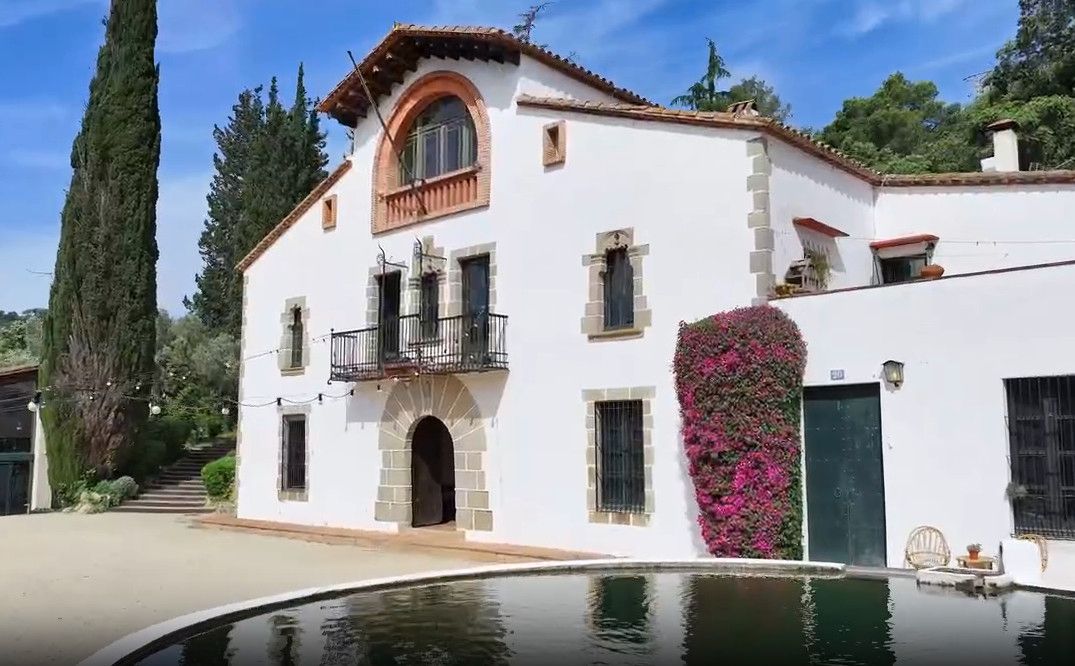 Vista exterior de Finca rústica en venda en Argentona amb Jardí privat