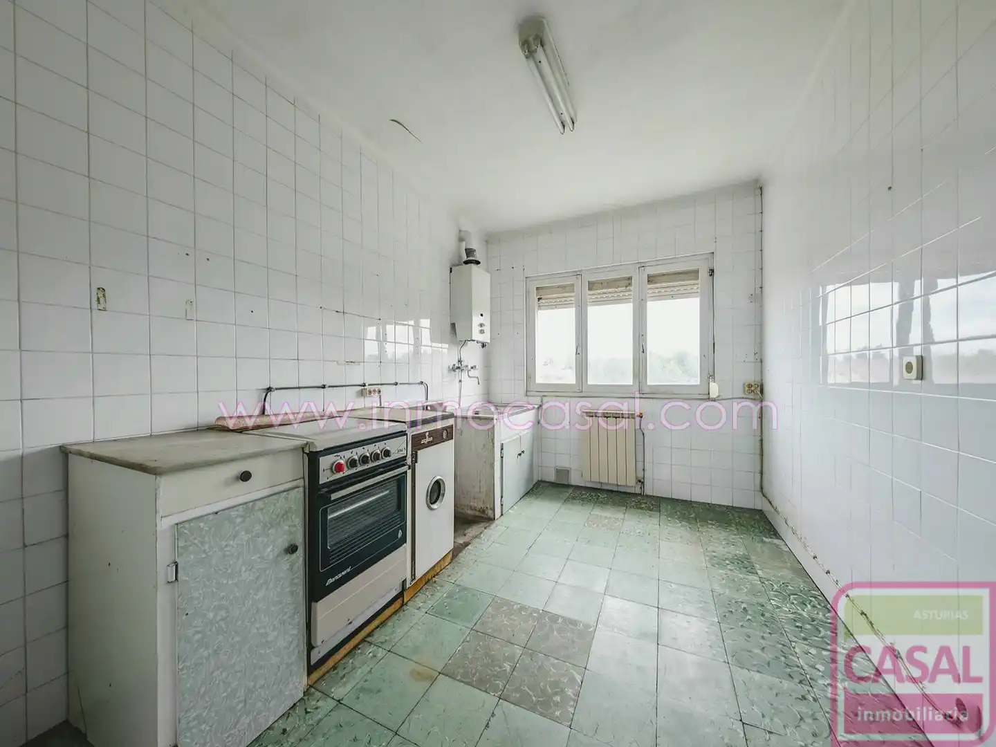 Cocina de Casa o chalet en venta en Oviedo  con Calefacción y Trastero