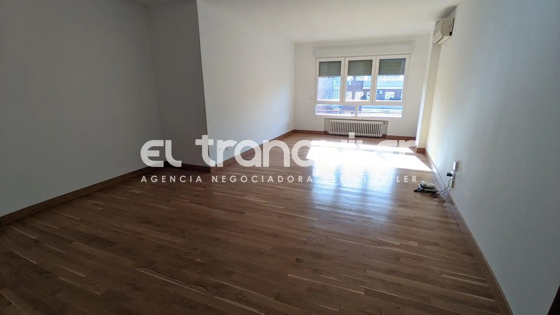 Wohnzimmer von Wohnung zum Verkauf in Madrid mit Klimaanlage, Parkett und Terrasse