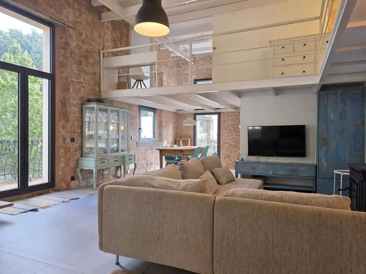 Sala d'estar de Dúplex en venda en Barcelona amb Aire condicionat, Calefacció i Moblat