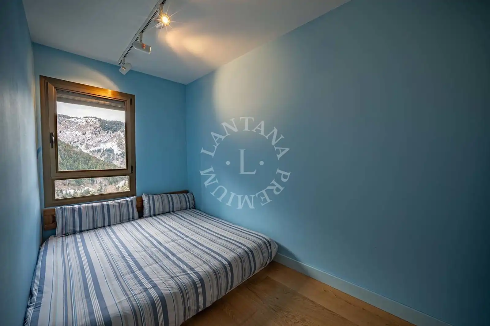 Bedroom of Flat for sale in Naut Aran  with Heating, Parquet flooring and Storage room