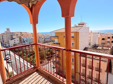 Piso con ascensor en venta en Calle CERVANTES