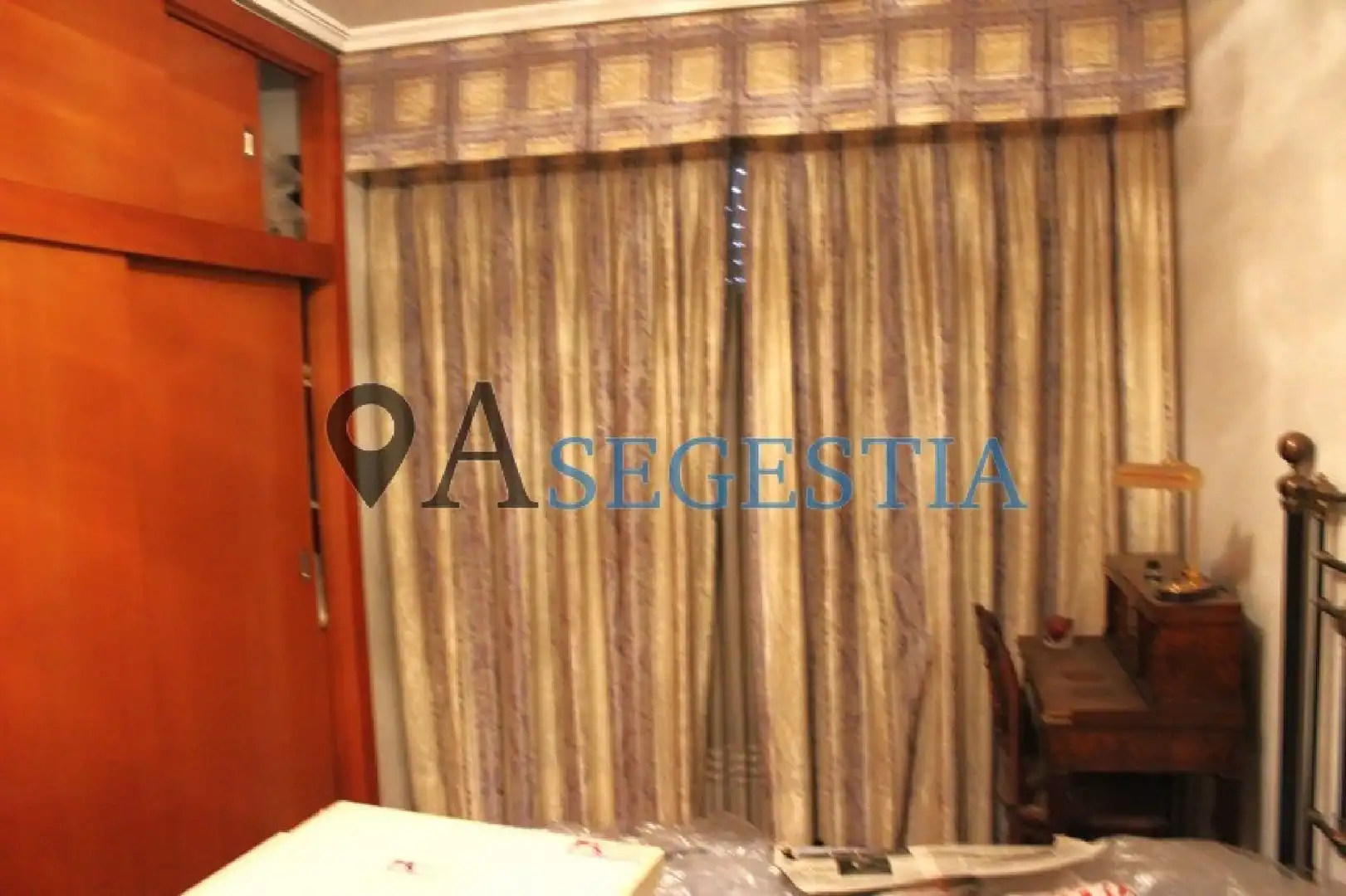 Flat for sale in Hospital - Plaza del Real