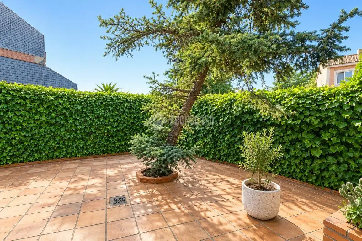 Terrassa de Casa adosada en venda en Griñón amb Calefacció, Jardí privat i Terrassa