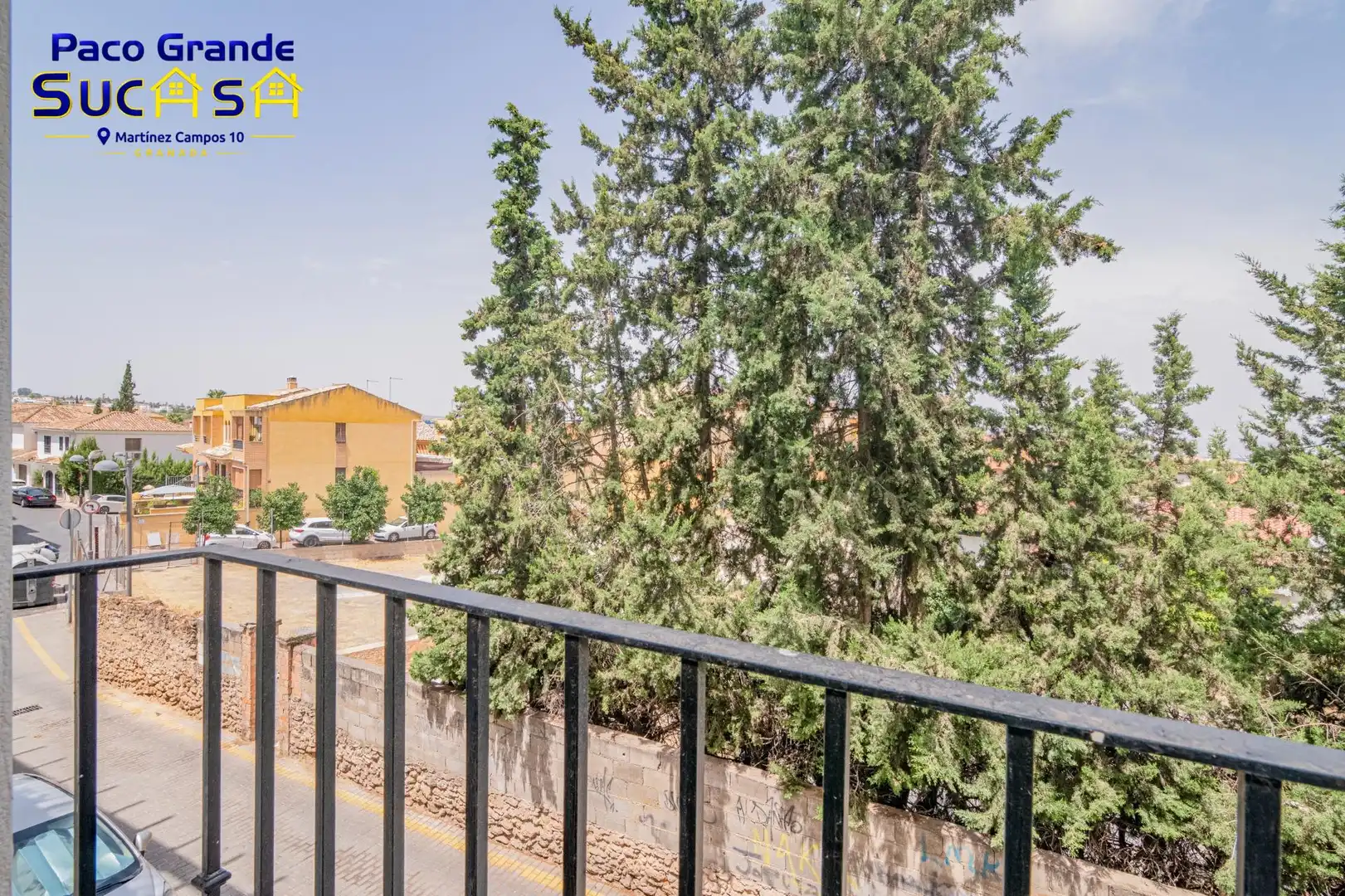 Vista exterior de Piso en venta en La Zubia con Calefacción y Balcón