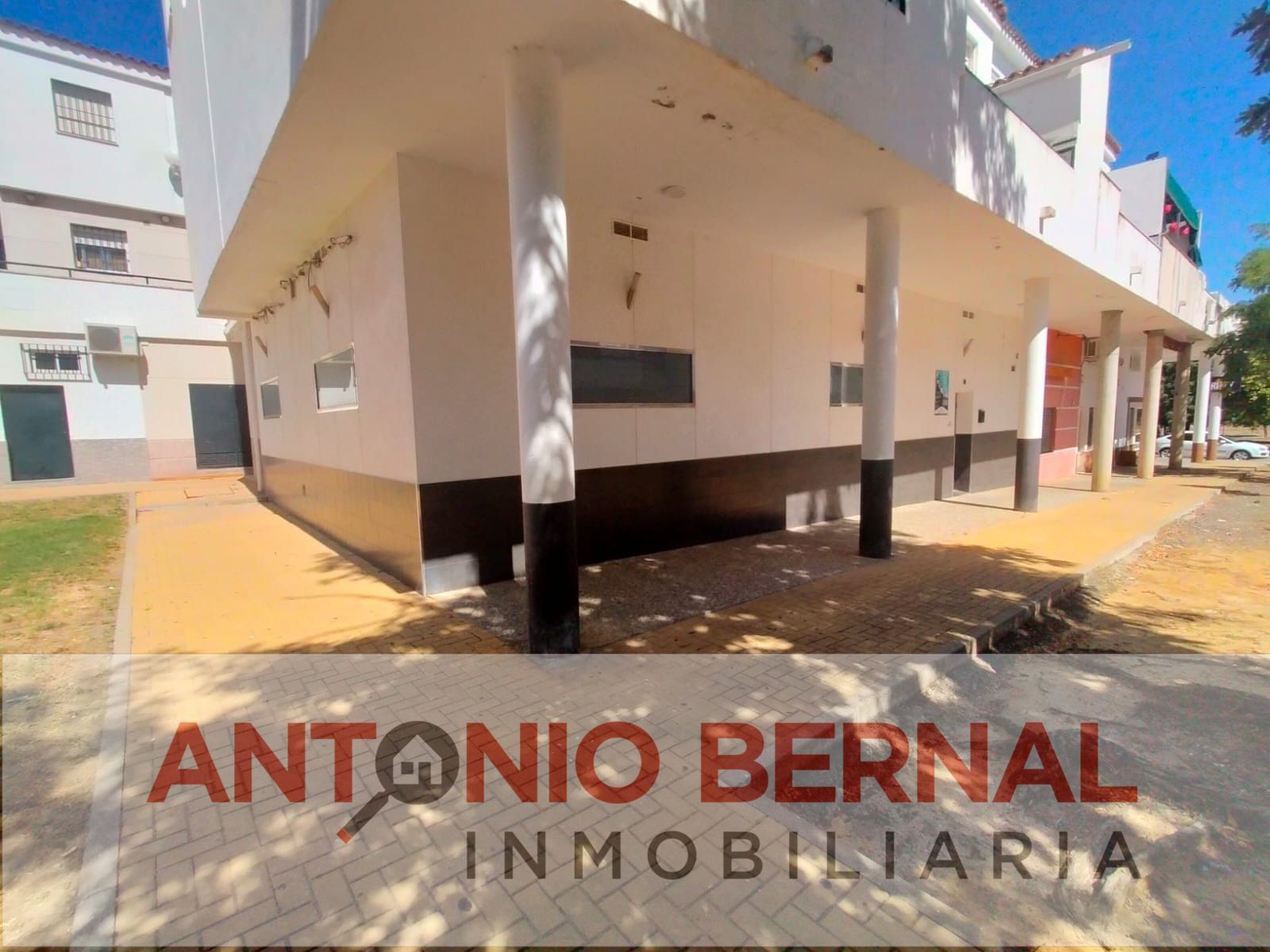Exterior view of Premises for sale in Jerez de la Frontera